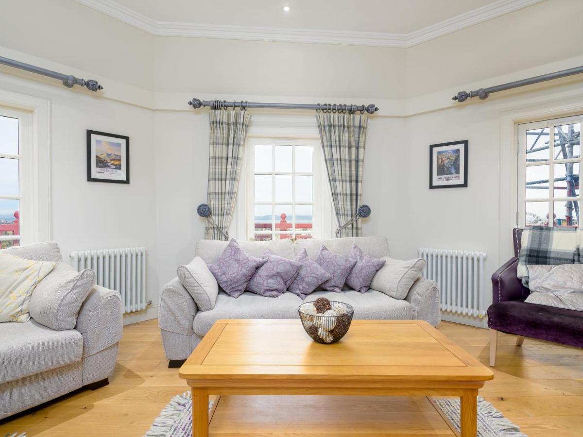 Pass The Keys Historic Ramsay Garden Apt With Balcony Views Edinburgh Bagian luar foto